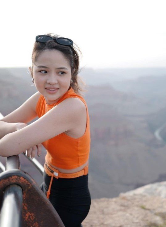 Lyra Mae, 21