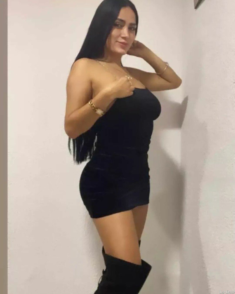 Kelly, 27