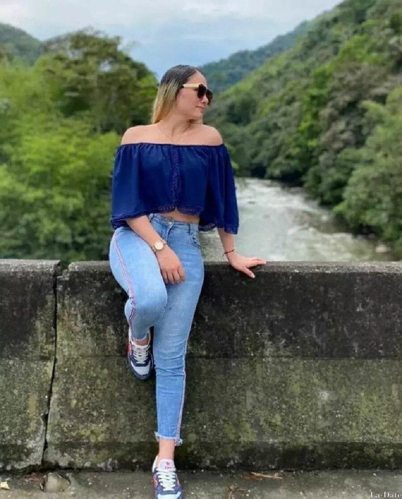 Johana, 25