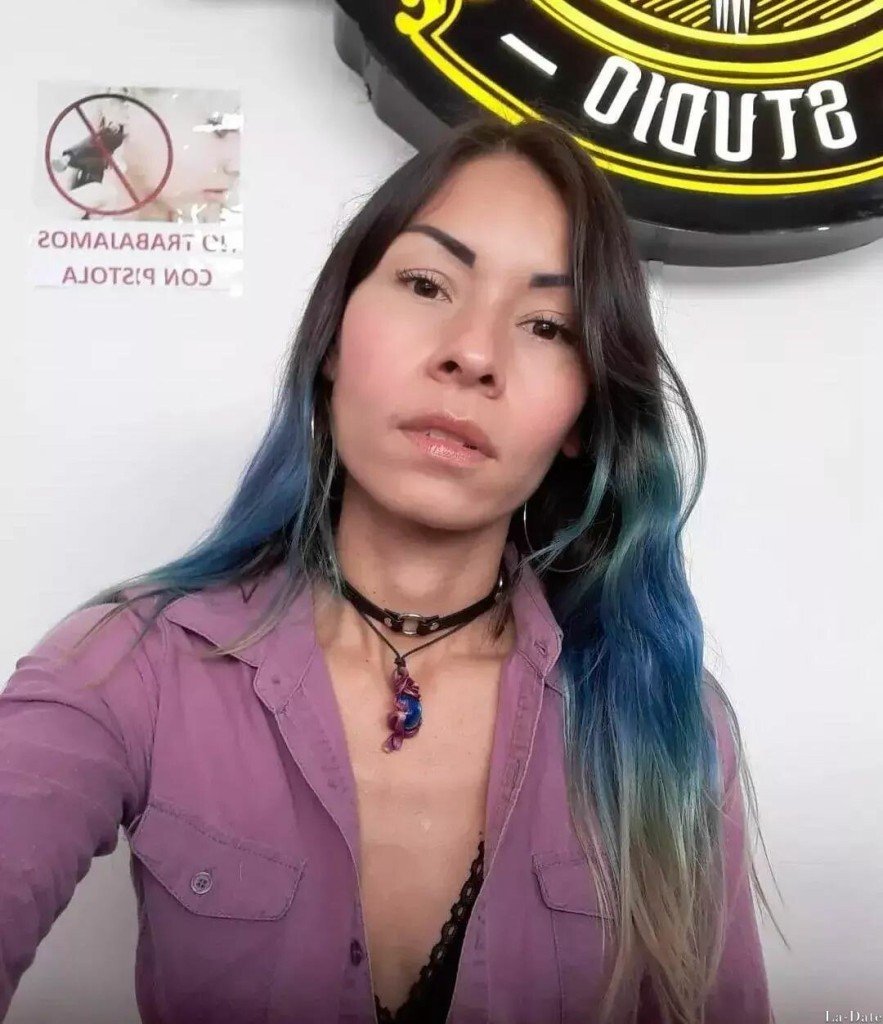 Angela, 39