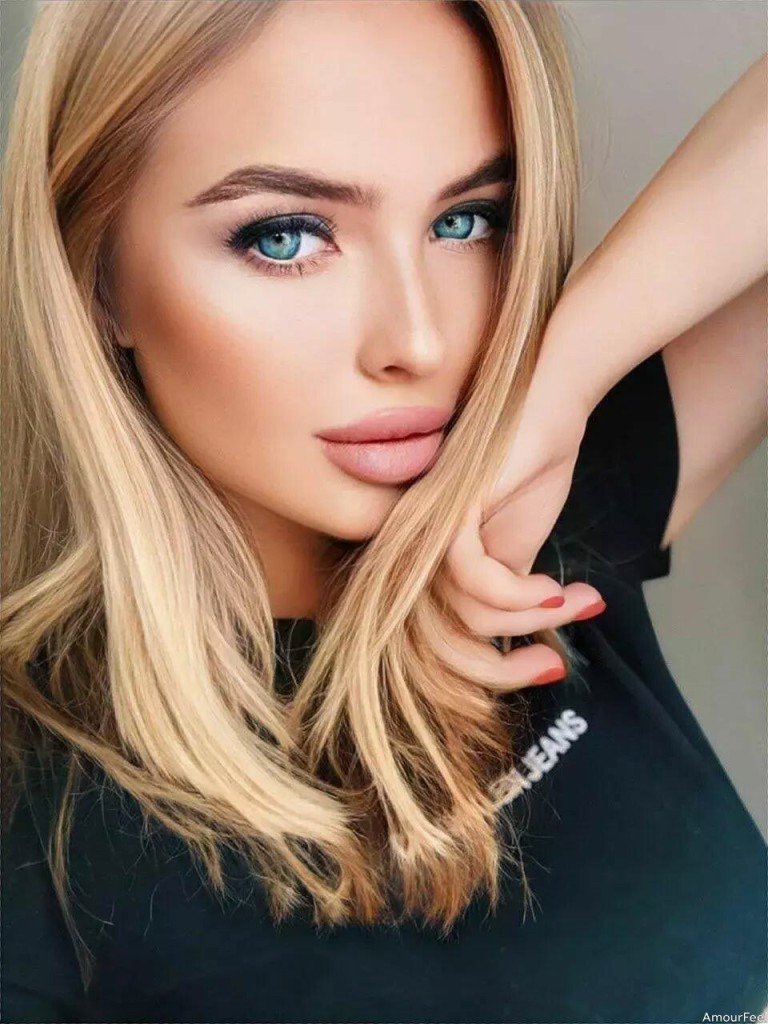 Anzhela, 28