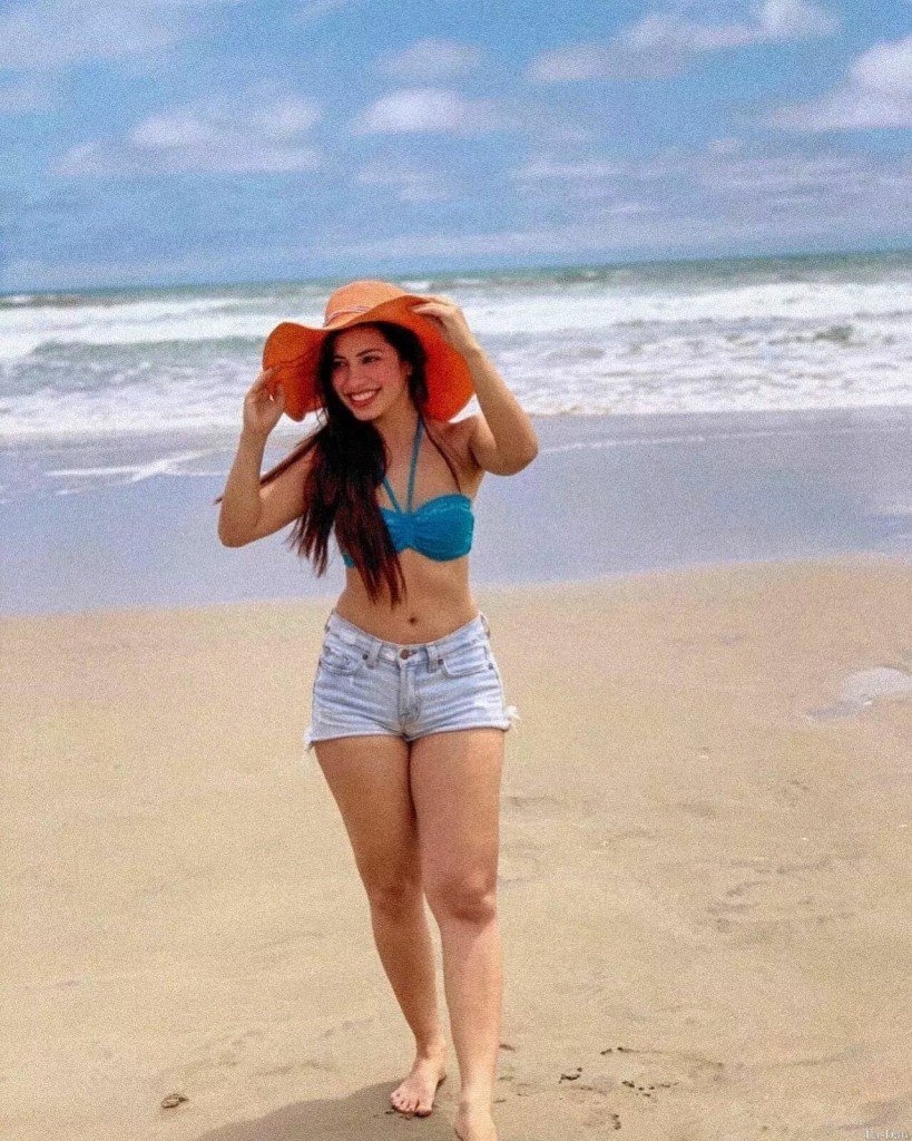 Nathalia Anahi, 25