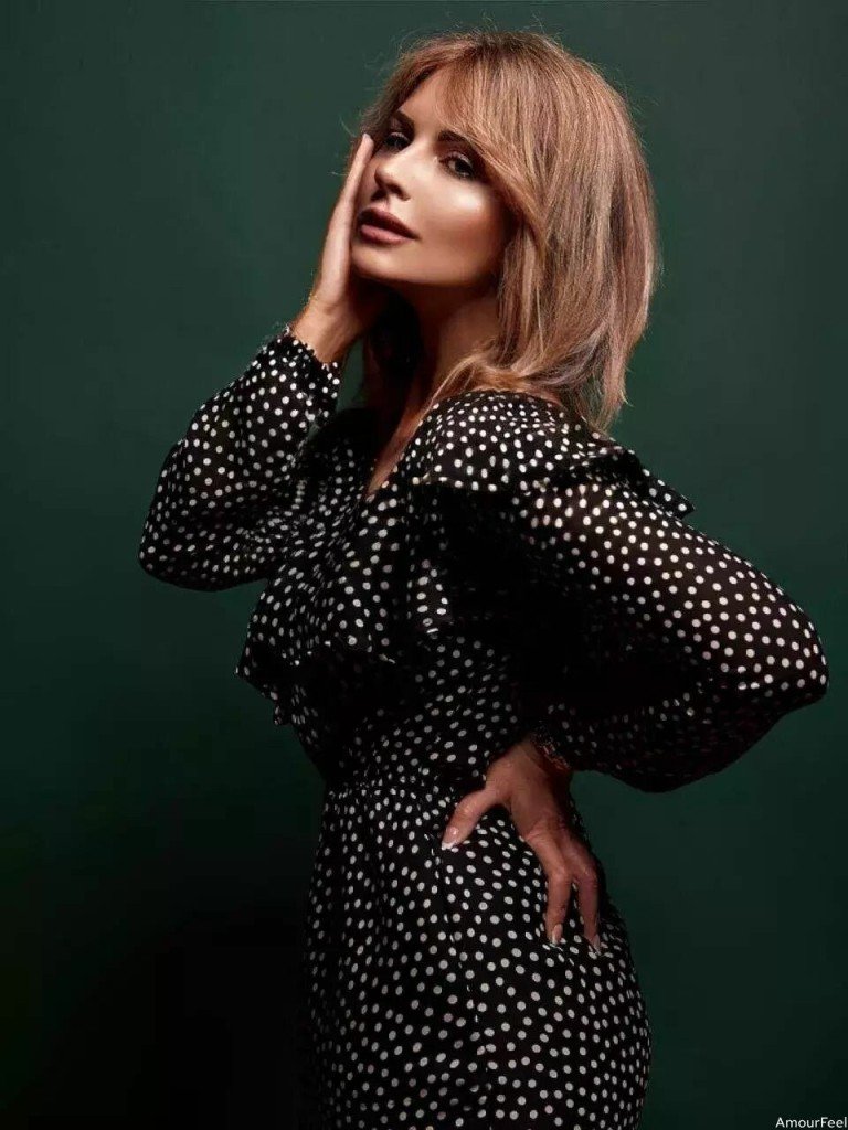 Elena Profile image 4