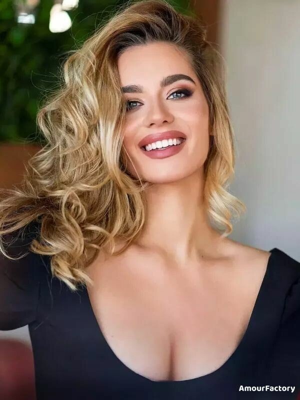 Milica, 25