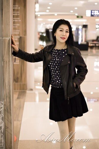 Nina, 61