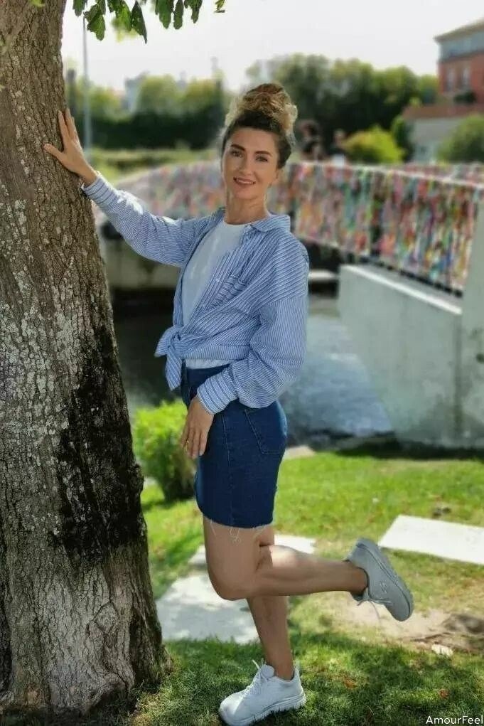 Elizabeth, 42