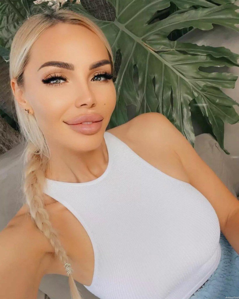 Iulia, 38