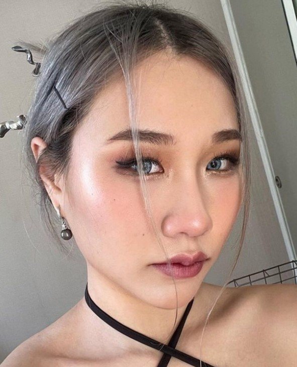 Jenifer, 20